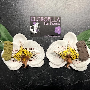 Máscara Tiki con flores para el cabello - Luau hawaiano con orquídeas - Pin up polinesia de los años 50 - Tikitaly - Tiki Oasis - Chica Tiki - Pinza para el cabello