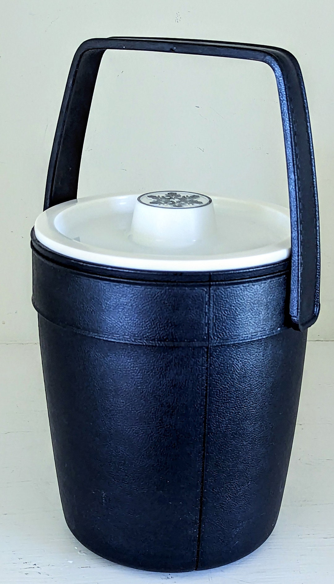 Vintage 1980 Rubbermaid Ice Bucket Black White Lid Silver Snowflake