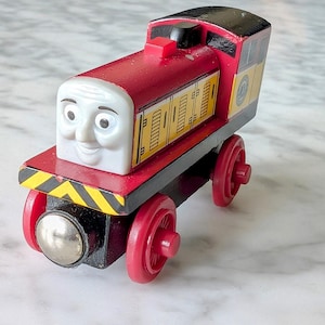 Thomas The Tank Engine & Friends Wooden Railway Dart Twin Maroon Magnetic Train