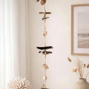 Windspiel 120cm aus Treibholz Mobile Kette Girlande und Muscheln Treibholzkette maritime Deko Wanddeko Fensterdeko zum Hängen Schwemmholz