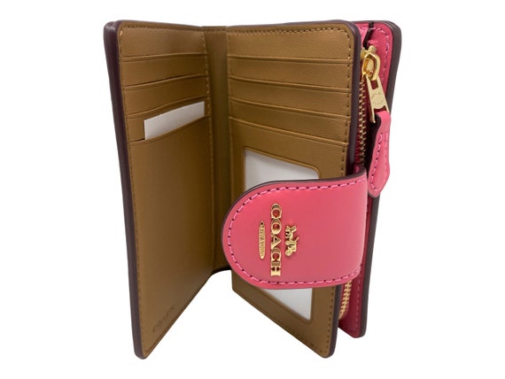 Coach Signature Medium Corner Zip Wallet in Coated Canvas - Etsy Coach Signature Medium Corner Zip Wallet in Coated Canvas - Etsy