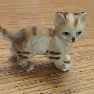 Vintage Ceramic Kitten Figurine