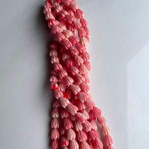 20pcs of Variegated Strawberry 7mm Pikake Beads