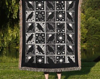 Retro Gothic Crow Tapestry Blanket, Gothic Design Throw, Raven Home Decor, Witchy Tapestry, Vintage Blanket, Crow Decor Art Gift