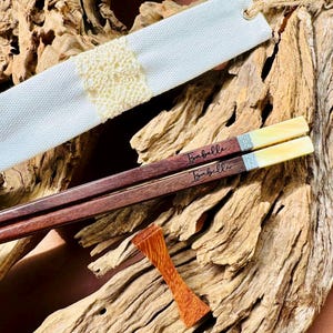 Personalized Rosewood Chopstick Set: Seashell Silver Tip, Hand-Knitted Pouch image 1