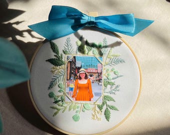Custom Embroidered Photo Hoop Art: Personalized Floral Picture Frame
