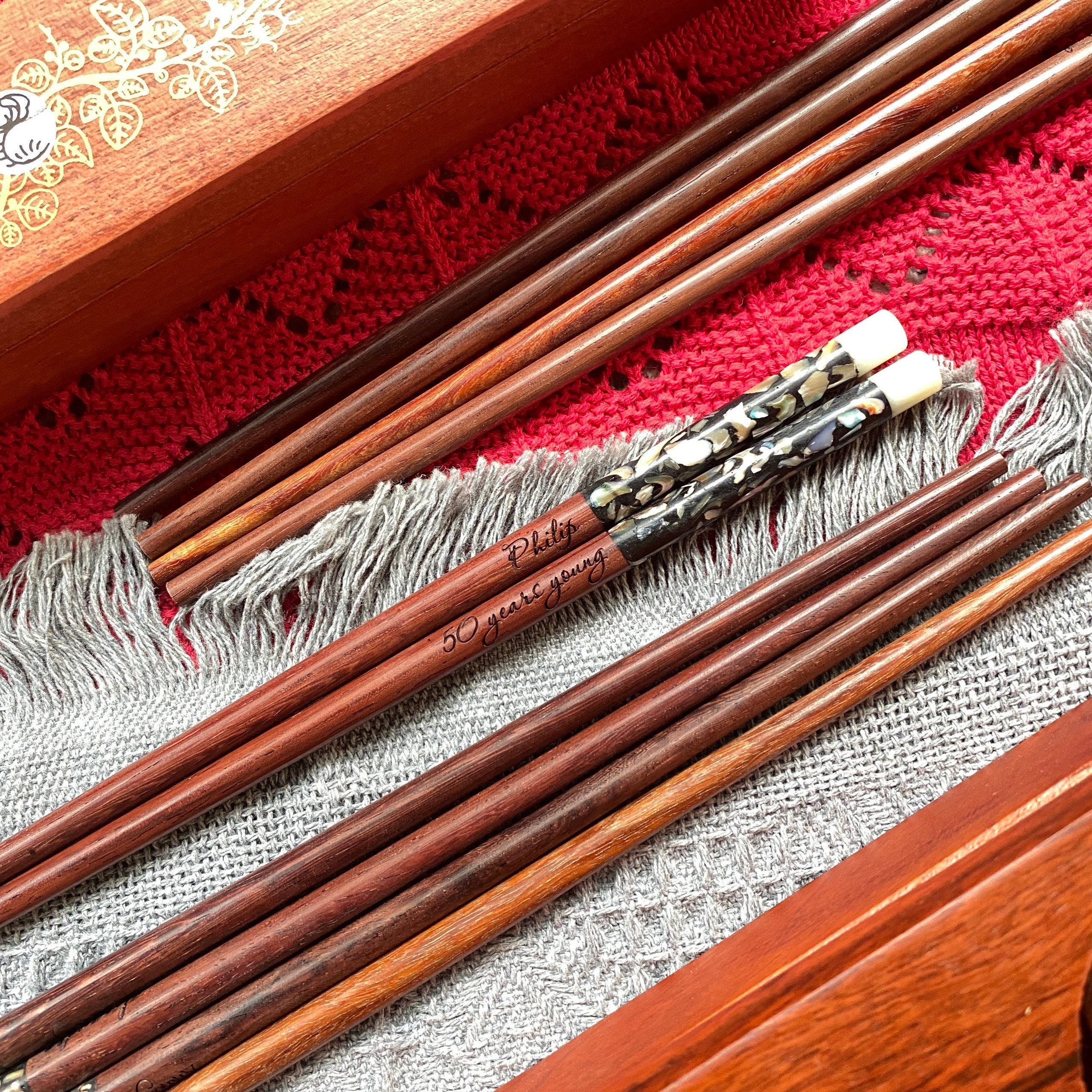 Palillos grabados Punta madre-perla manga, palillos japoneses, palillos  personalizados, palillos favor de boda, regalos de amor de pareja -   España
