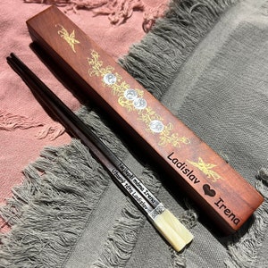 Essstäbchenbox mit Gravur S 1-2 Paare (nicht im Lieferumfang enthalten) für Essstäbchen, personalisierte Essstäbchenbox, Liebesgeschenk, Hochzeitsgeschenk