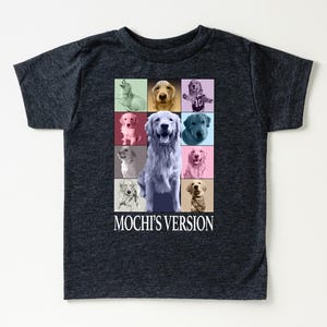 K&ouml;nnte beinhalten: Dunkelgraues T-Shirt mit einem Raster aus farbenfrohen Hundeportr&auml;ts, mit einem zentralen Bild eines Golden Retrievers. Der Text "MOCHI'S VERSION" ist darunter aufgedruckt. Das T-Shirt besteht aus einem weichen Material.
