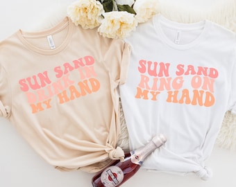 Camiseta Retro Ondulada Sol Arena: Camiseta para Fiesta de Bodas, Mezcla de Algodón Unisex