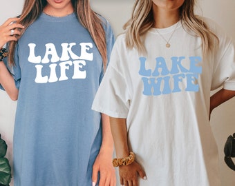 Comfort Colors Tee, Lake Life Lake Wife Wavy, Retro Batch Shirts, Bachelorette Party Shirts, Lake House Party, Bachelorette T-Shirt