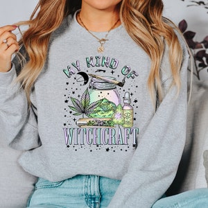 Happy 420 Sweatshirt Unisex Crewneck: Pot Leaf Graphic, Cotton Fabric (Relaxed Fit, Tear Away Label, April 20 Gift) zdjęcie 2