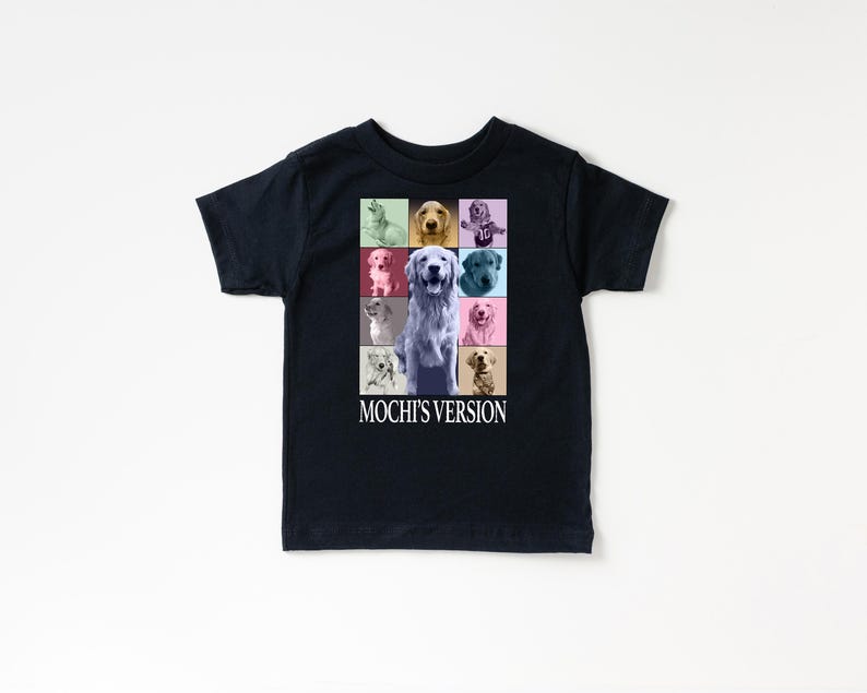 K&ouml;nnte beinhalten: Schwarzes T-Shirt mit einem Raster aus farbenfrohen Hundeportr&auml;ts. Das zentrale Bild ist ein hellfarbiger Hund. Der Text "MOCHI'S VERSION" ist darunter in Wei&szlig; gedruckt. Das Shirt besteht aus einem weichen Material.
