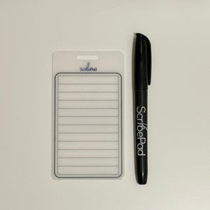 ScribePad - Bloc de notas de borrado en seco y marcador de borrado húmedo. Regalo perfecto para profesionales de la salud, enfermeras y profesores. No incluye el carrete de credencial.
