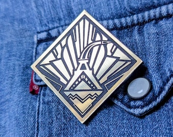 Spilla con logo della Città della Luce – Chiaroscuro: Spedizione 33 | Accessorio di moda fatto a mano per cosplay e geek, regalo ideale per gli appassionati di videogiochi