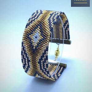 Hypnotic - odd count peyote stitch bracelet pattern (no physical bracelet)