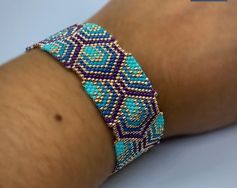 Peacock Feathers - odd count peyote bracelet pattern (no physical bracelet)