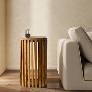 Mesa auxiliar de teca hecha a mano - madera natural maciza con diseño moderno - taburete de flores - listones de madera en los laterales - redonda