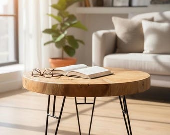 Round side table made of wood and metal: Natural style meets modern design