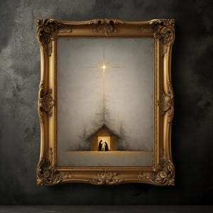 Puede incluir: Una obra de arte enmarcada con un marco dorado ornamentado. La obra representa una escena de la Natividad con una estrella brillante sobre un pequeño edificio. Las figuras están silueteadas contra una luz cálida, con árboles y un cielo suave y neutro.