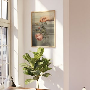 Impression d'art femme Renaissance tenant une rose, décoration murale romantique image 4