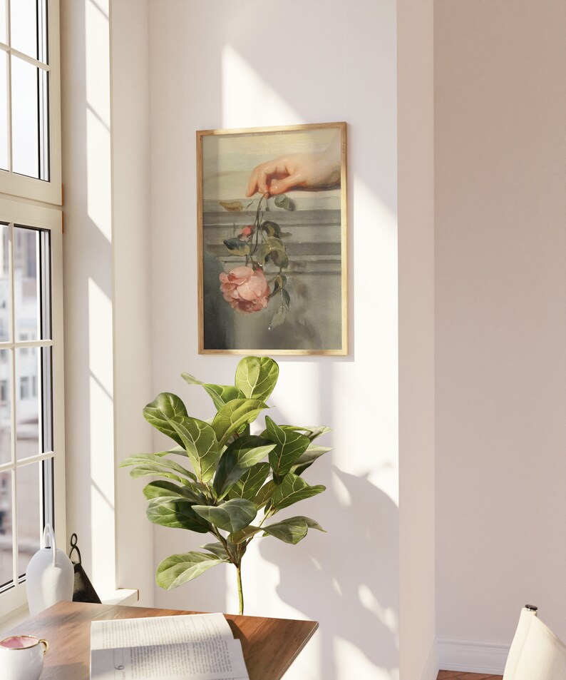 Impression d'art femme Renaissance tenant une rose, décoration murale romantique image 4
