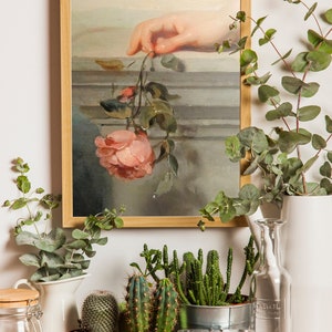 Impression d'art femme Renaissance tenant une rose, décoration murale romantique image 2