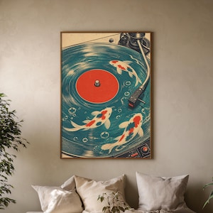 Puede incluir: Impresi&oacute;n art&iacute;stica enmarcada que presenta un dise&ntilde;o de tocadiscos vintage con tres peces koi nadando en un disco azul turquesa. Los koi tienen marcas rojas, blancas y azules. El centro del disco es de color rojo brillante.