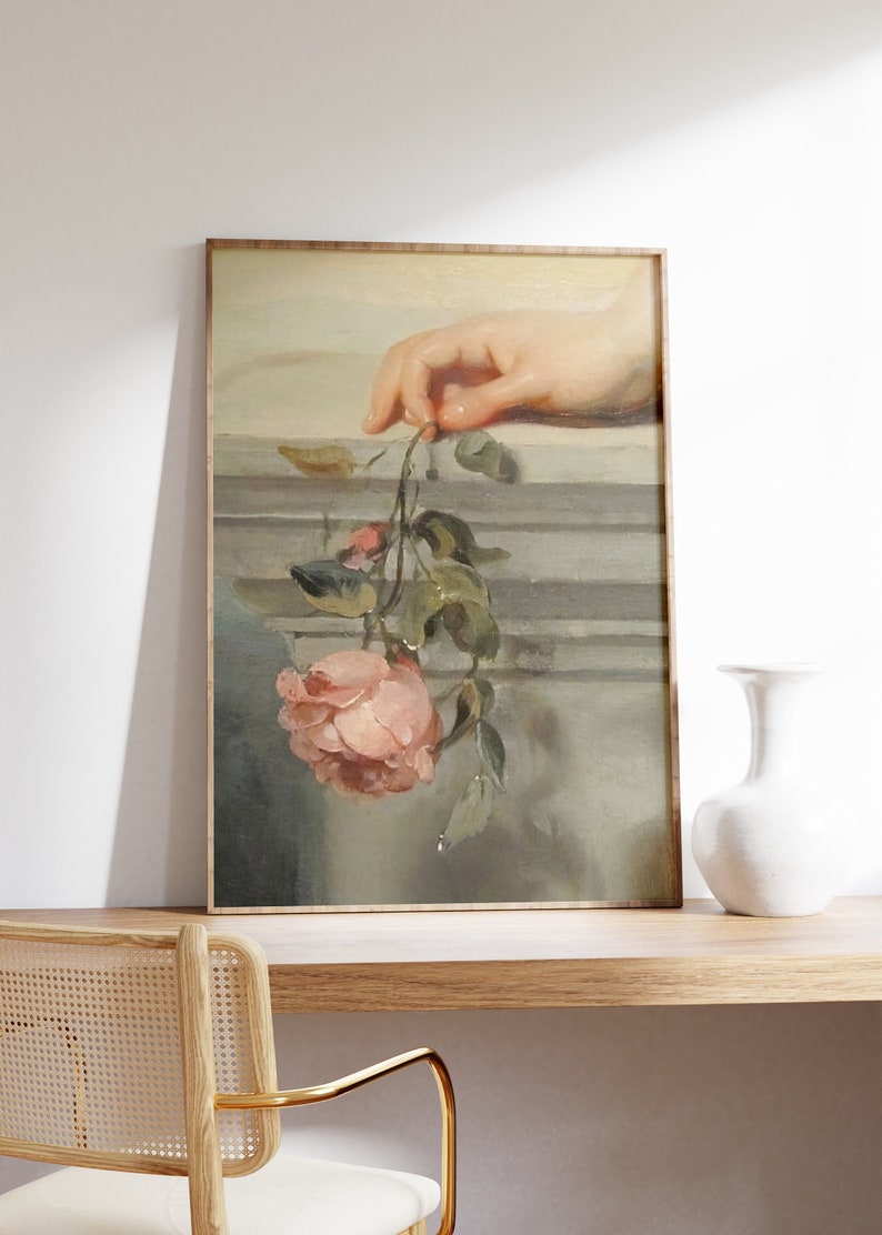 Impression d'art femme Renaissance tenant une rose, décoration murale romantique image 3