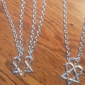 HIM HER Ville Valo - Vi Va La BAM 1991 Gothic Vintage Broken Heart Necklaces Set