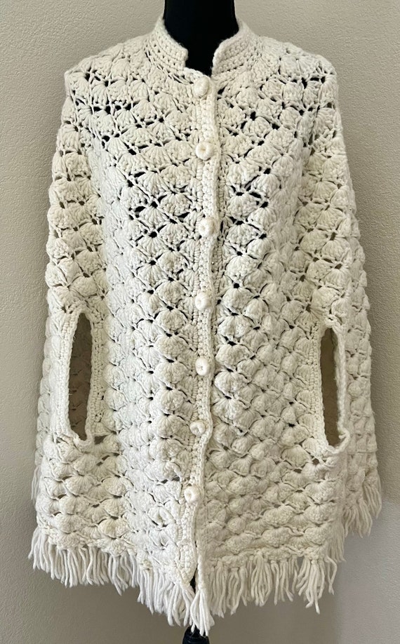 VTG 70s Handmade Button-up Cream Crotchet Cape Po… - image 1