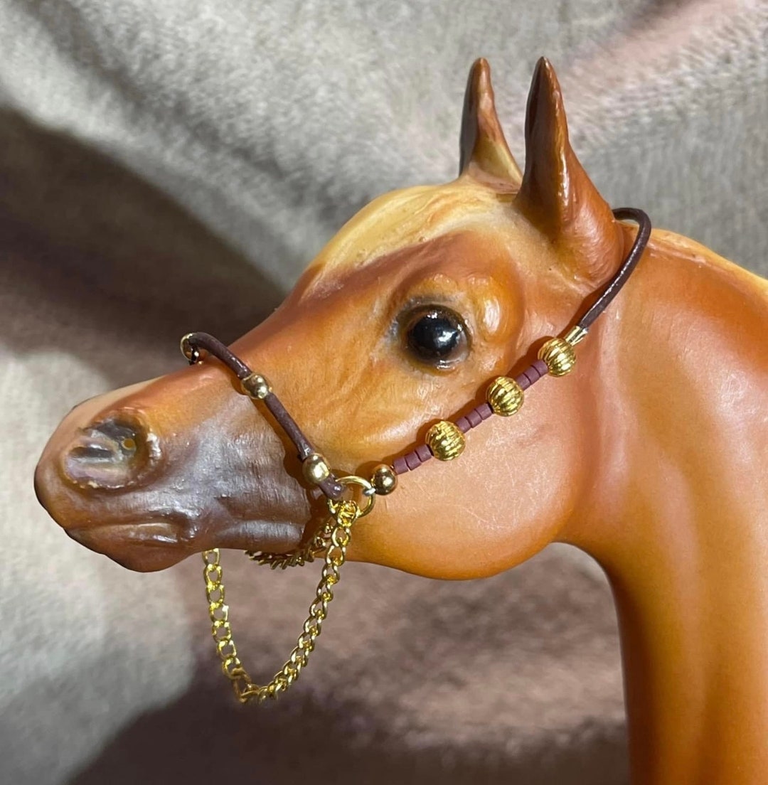 Leather Show Halter With Chain 19 Scale Breyer and Stone Traditional