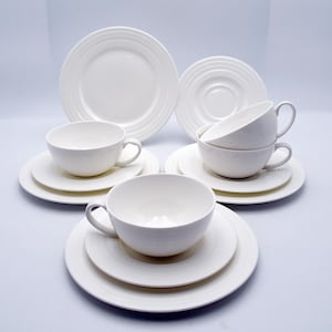 4 Tchibo TCM Bone China weiße Cappuccino / Teegedecke Gedecke , Tchibo weiße Porzellan minimalist große Tassen mit Teller , TCM weiße Tassen