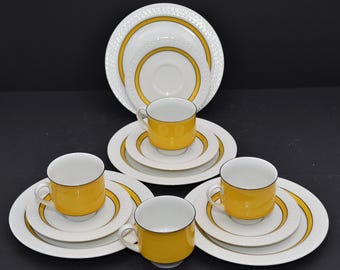 70s coffee service yellow for 4 people, yellow coffee dishes 70s, vintage coffee porcelain in yellow and white, mid century yellow coffee sets