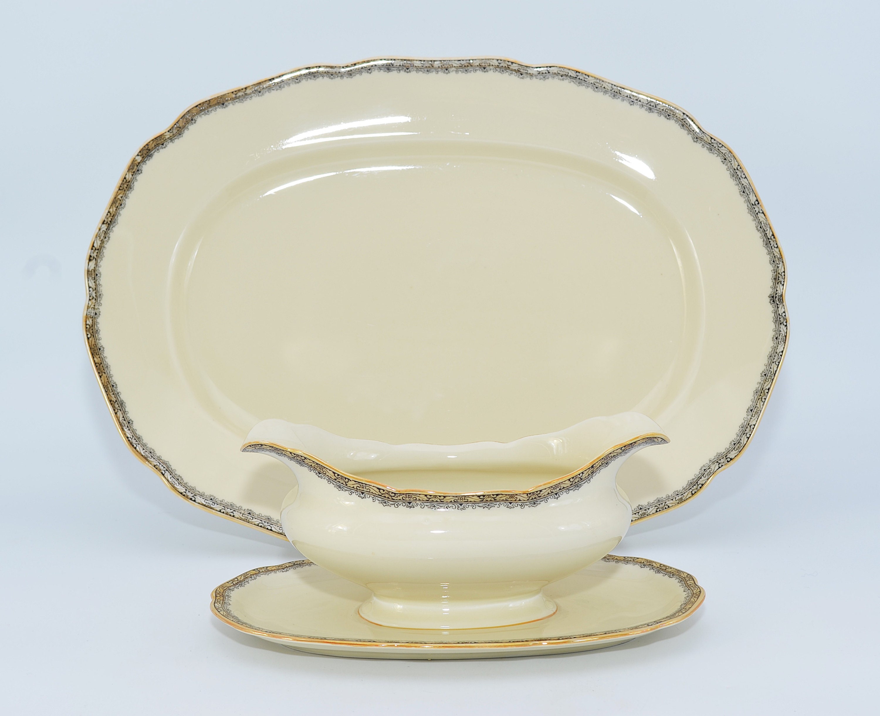 ANTIK Art Deco Servierplatte und Sauciere Hutschenreuther Hohenberg Elfenbein Goldrand schwarz neuw. Porzellan 30er 40er Jahre Edel