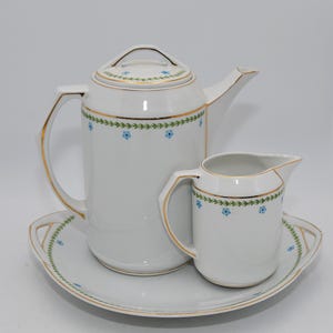 Art Nouveau Germany Friedrich Kaestner Porcelain Historicism 3-piece Coffee Pot Pitcher Plate Antique Porcelain Set Scattered Flowers Gold Rim