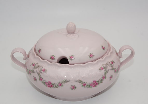 Soup Tureen Hutschenreuther Porcelaine Rose Tureen With Flower Tendril, Pink Soup Tureen Hutschenreuther Porcelaine Rose Tableware