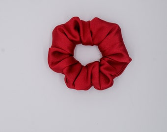 Scrunchie in rot, premium Qualität für Eleganten Look  aus Polyestersatin " Ivy"
