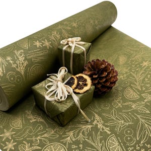 Carta da regalo Sugar and Spice Olive Gold – Carta da regalo natalizia ecologica e festiva