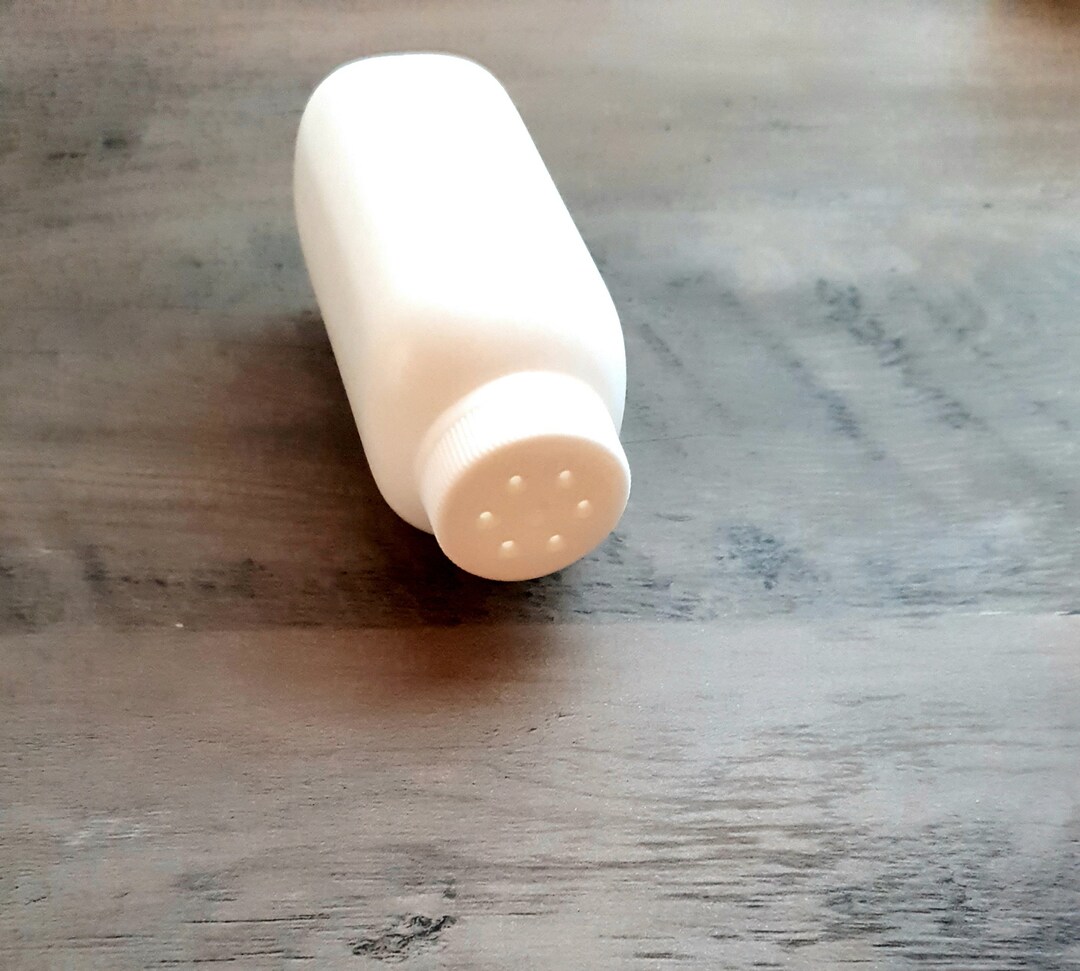 Powder Shaker Dispenser Plastic Containers With Sifter Caps Flat 80 ML