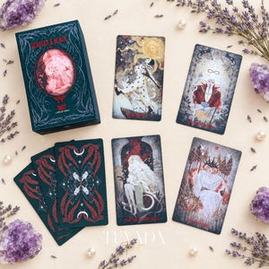 Scarlet & Black El susurro de las estrellas y el tarot del jardín: Baraja botánica gótica para la lectura intuitiva