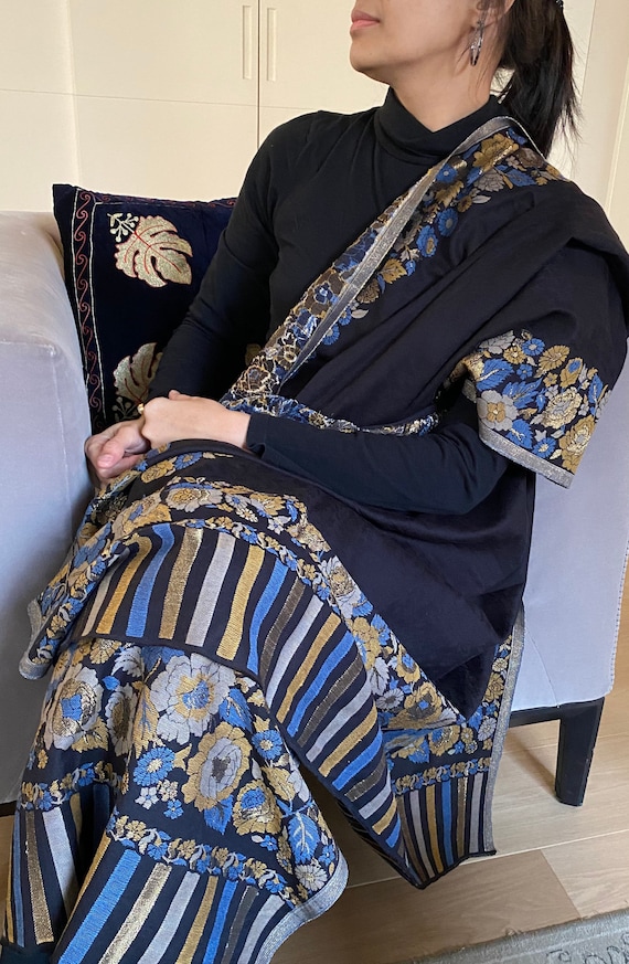 Indian Handmade shawl /fine Zari work black blue gold pashmina/women shawl/All season women shawl/hand woven shawl