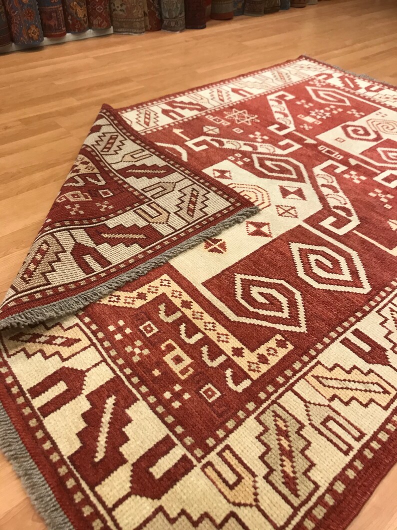 41\u201dx22\u201d  Vintage rug From Central part of Turkey 3' 6'' x 1' 11\u201d feet 106x056 cm