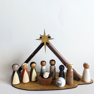 Hand Painted Nativity/ Peg Doll Nativity Set/ Nativity Scene With Peg Dolls/ Hand Painted Nativity Set
