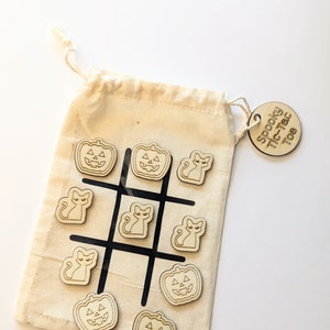Halloween Tic Tac Toe Game/ Halloween Activity for Kids/ Mobile Tic Tac Toe Board Game/ On The Go Tic Tac Toe Game