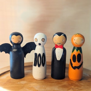 Spooky Halloween Peg Dolls/ Large Ghost peg doll/ Bat Peg Doll/ Jack o&#39; Lantern Peg Doll/ Vampire Peg Doll/ Tiered Tray Halloween Decoration