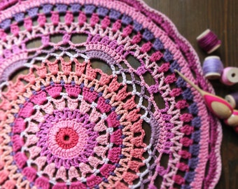 Gehaakt kleedje mandala tafelkleed Ø 42 cm, boho-stijl