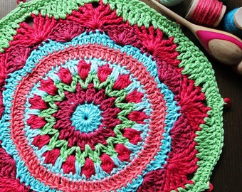 Kleurrijk gehaakt kleedje Ø 25 cm mandala tafelkleed boho-stijl