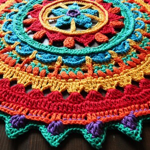 Häkeldeckchen Ø 47 cm Mandala Tischdecke Boho Style Bild 4