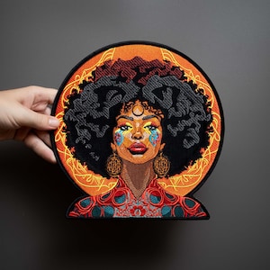 Grand écusson AFRO QUEEN au dos pour un cadeau personnalisé